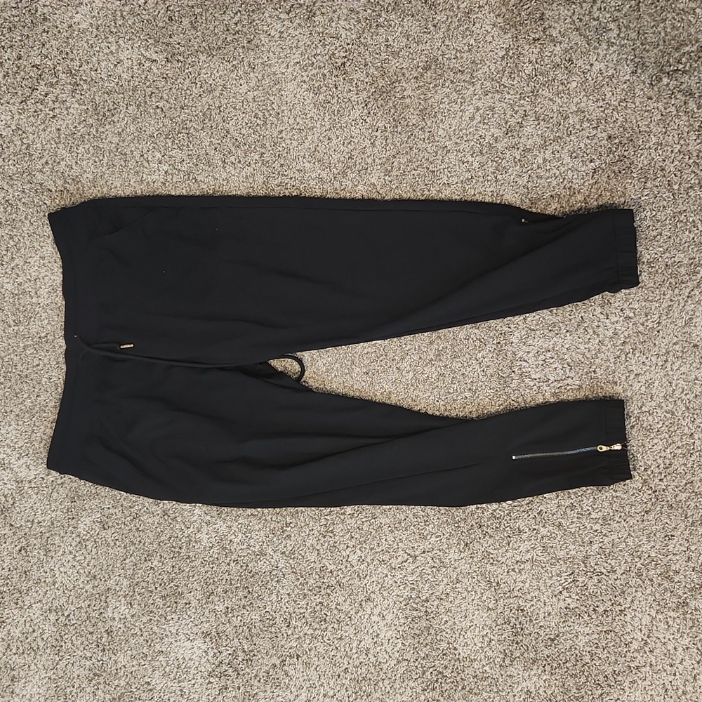 Zyia black zippered joggers 24'' GUC